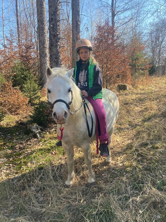 Reiterhof im Chiemgau in BAyern NAturkind Pony - Waldausritte